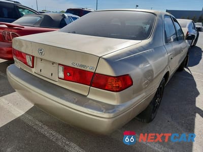 Zdjęcie 6 z 12 samochodu: 2001 TOYOTA CAMRY LE VIN:JT2BG28K110606441 - miniatura