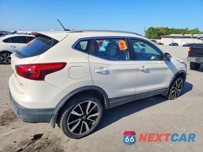Trzecie zdjęcie samochodu z tyłu: 2017 NISSAN ROGUE SPORT SL VIN:JN1BJ1CP1HW015607 - miniatura