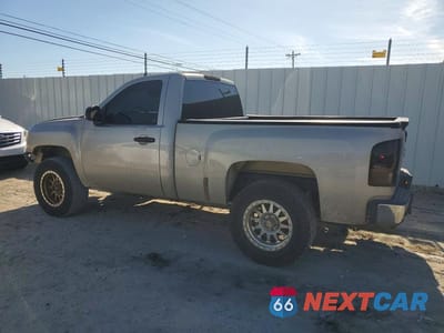 Drugie zdjęcie samochodu z przodu: 2007 CHEVROLET SILVERADO K1500 VIN:1GCEK14087Z533848 - miniatura