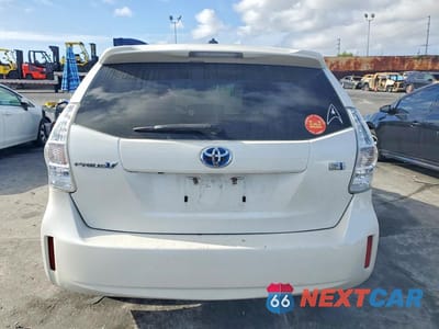 Zdjęcie 6 z 12 samochodu: 2013 TOYOTA PRIUS V THREE VIN:JTDZN3EU9D3268863 - miniatura