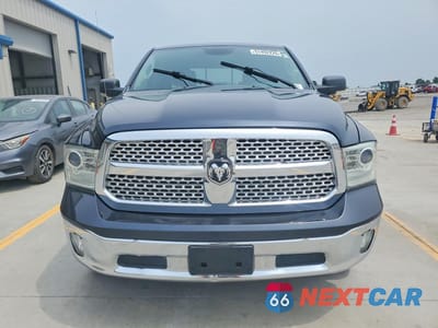 Piąte zdjęcie samochodu w środku: 2015 RAM 1500 LARAMIE VIN:1C6RR7NM5FS556388 - miniatura