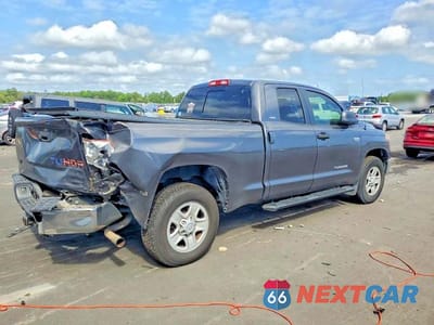 Trzecie zdjęcie samochodu z tyłu: 2018 TOYOTA TUNDRA SR5 VIN:5TFRY5F14JX235460 - miniatura