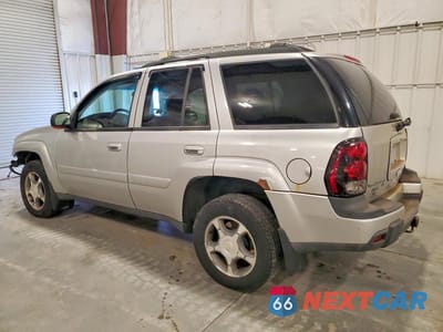 Drugie zdjęcie samochodu z przodu: 2005 CHEVROLET TRAILBLAZER LS VIN:1GNDT13S752210495 - miniatura