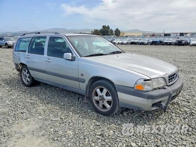 Czwarte zdjęcie samochodu z boku: 2000 VOLVO V70 XC VIN:YV1LZ56DXY2727361 - miniatura