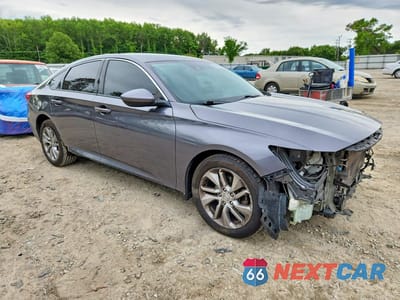 Czwarte zdjęcie samochodu z boku: 2018 HONDA ACCORD LX VIN:1HGCV1F15JA173868 - miniatura
