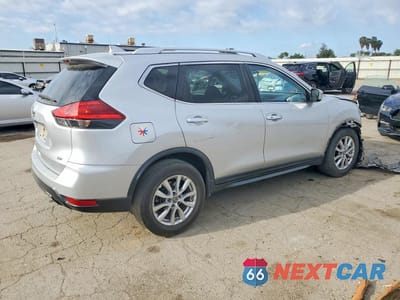 Trzecie zdjęcie samochodu z tyłu: 2017 NISSAN ROGUE SV VIN:KNMAT2MT3HP551683 - miniatura