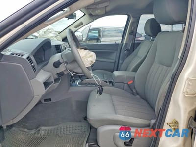 Zdjęcie 7 z 13 samochodu: 2005 JEEP GRAND CHEROKEE LAREDO VIN:1J4GS48K55C657611 - miniatura