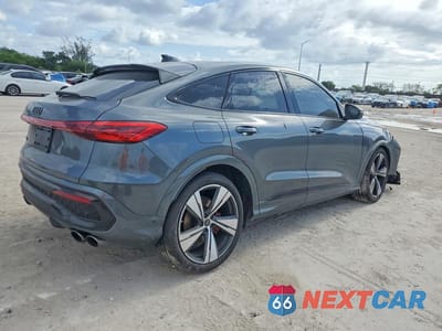 Trzecie zdjęcie samochodu z tyłu: 2025 AUDI SQ5 SPORTBACK PREMIUM PLUS VIN:WA1B5AGU8S2099824 - miniatura