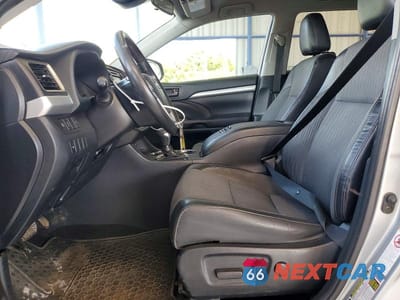 Zdjęcie 7 z 12 samochodu: 2019 TOYOTA HIGHLANDER LE PLUS VIN:5TDZZRFH1KS347643 - miniatura