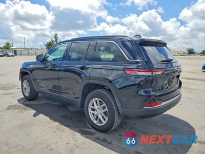 Drugie zdjęcie samochodu z przodu: 2025 JEEP GRAND CHEROKEE LAREDO VIN:1C4RJGAG7S8734261 - miniatura