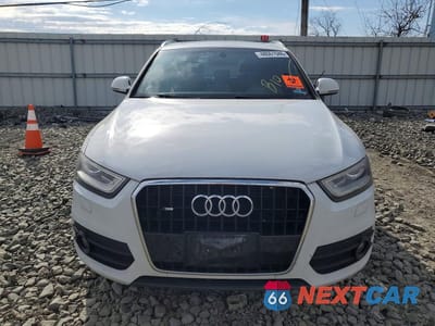 Piąte zdjęcie samochodu w środku: 2015 AUDI Q3 PREMIUM PLUS VIN:WA1EFCFS8FR008568 - miniatura