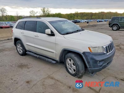 Czwarte zdjęcie samochodu z boku: 2011 JEEP GRAND CHEROKEE LAREDO VIN:1J4RR4GG5BC614951 - miniatura