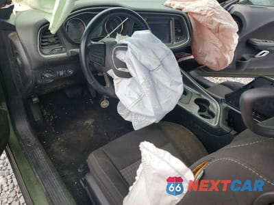 Zdjęcie 8 z 11 samochodu: 2021 DODGE CHALLENGER SXT VIN:2C3CDZAG0MH520903 - miniatura