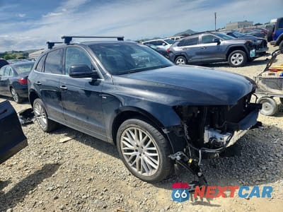 Czwarte zdjęcie samochodu z boku: 2017 AUDI Q5 PREMIUM PLUS VIN:WA1M2AFPXHA030970 - miniatura