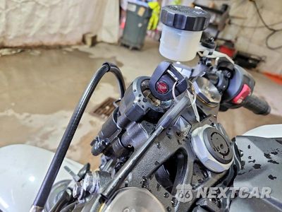 Zdjęcie 8 z 10 samochodu: 2026 HONDA CBR1000 RR VIN:JH2SC7716TK900487 - miniatura