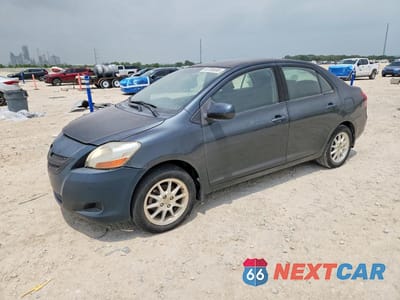 2010 TOYOTA YARIS BASE JTDBT4K37A4066098 - główne zdjęcie licytacji z USA - miniatura