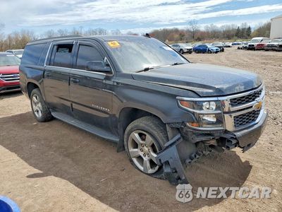 Czwarte zdjęcie samochodu z boku: 2017 CHEVROLET SUBURBAN K1500 LT VIN:1GNSKHKC3HR172126 - miniatura