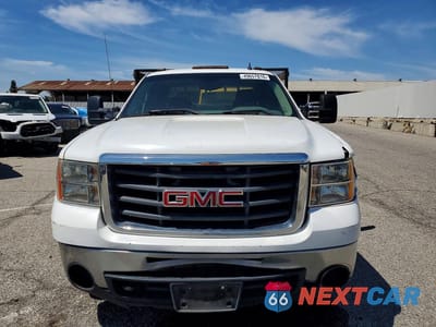 Piąte zdjęcie samochodu w środku: 2008 GMC SIERRA C3500 FLATBED TRUCK VIN:1GDJC39K18E175062 - miniatura