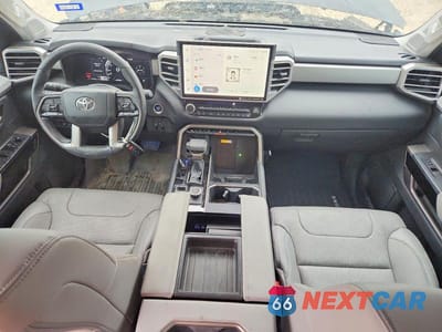 Zdjęcie 8 z 12 samochodu: 2024 TOYOTA TUNDRA CREWMAX LIMITED VIN:5TFJA5EC0RX023882 - miniatura