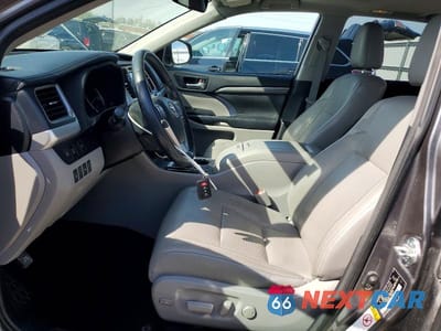 Zdjęcie 7 z 13 samochodu: 2017 TOYOTA HIGHLANDER LIMITED VIN:5TDDZRFH0HS453469 - miniatura