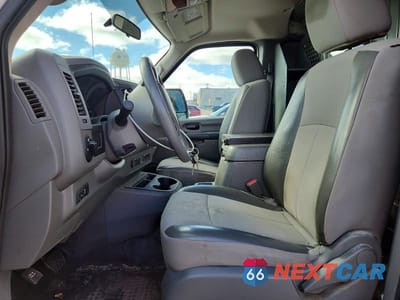 Zdjęcie 7 z 13 samochodu: 2018 NISSAN NV 2500 UTILITY / SERVICE VAN VIN:1N6BF0KY7JN806204 - miniatura