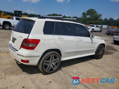 Trzecie zdjęcie samochodu z tyłu: 2010 MERCEDES-BENZ GLK 350 4MATIC VIN:WDCGG8HB5AF498929 - miniatura