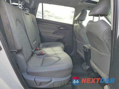 Zdjęcie 11 z 13 samochodu: 2020 TOYOTA HIGHLANDER XLE VIN:5TDHZRAH0LS501053 - miniatura