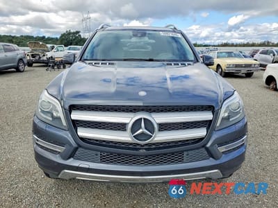 Piąte zdjęcie samochodu w środku: 2013 MERCEDES-BENZ GL 450 4MATIC VIN:4JGDF7CE3DA198875 - miniatura