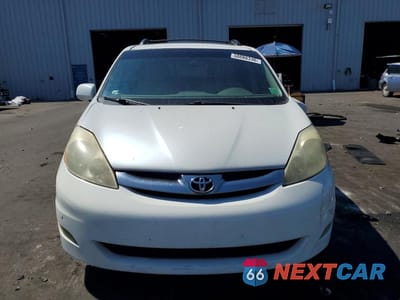 Piąte zdjęcie samochodu w środku: 2010 TOYOTA SIENNA XLE LIMITED VIN:5TDYK4CC3AS298956 - miniatura