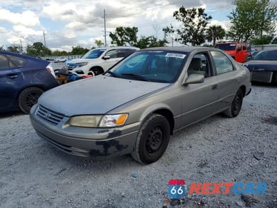 1997 TOYOTA CAMRY LE 4T1BG22K0VU088137 - główne zdjęcie licytacji z USA - miniatura