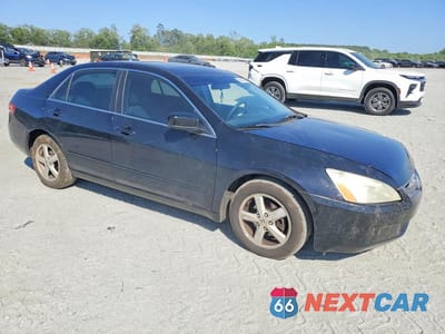 Czwarte zdjęcie samochodu z boku: 2003 HONDA ACCORD EX VIN:1HGCM566X3A082037 - miniatura