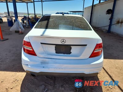 Zdjęcie 6 z 12 samochodu: 2013 MERCEDES-BENZ C 250 VIN:WDDGF4HBXDR284495 - miniatura