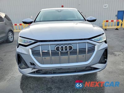 Piąte zdjęcie samochodu w środku: 2022 AUDI E-TRON SPORTBACK PREMIUM PLUS VIN:WA12AAGE8NB031015 - miniatura