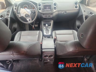 Zdjęcie 8 z 13 samochodu: 2016 VOLKSWAGEN TIGUAN S VIN:WVGAV7AX1GW612981 - miniatura