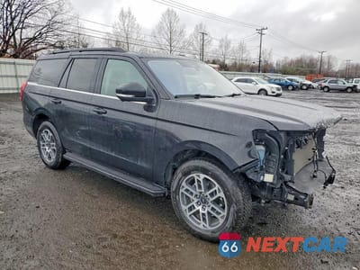 Czwarte zdjęcie samochodu z boku: 2025 FORD EXPEDITION ACTIVE VIN:1FMJU1J87SEA42038 - miniatura
