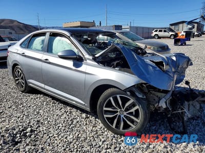 Czwarte zdjęcie samochodu z boku: 2025 VOLKSWAGEN JETTA SE VIN:3VW7X7BU1SM013551 - miniatura