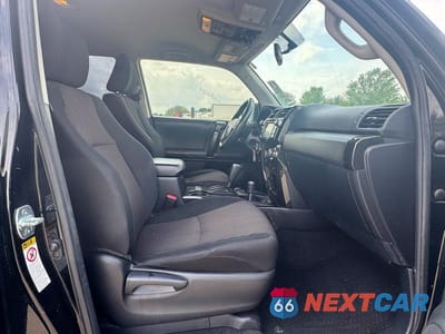 Piąte zdjęcie samochodu w środku: 2015 TOYOTA 4RUNNER TRAIL VIN:JTEBU5JR5F5239509 - miniatura