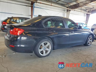 Trzecie zdjęcie samochodu z tyłu: 2015 BMW 328 XI VIN:WBA3B3G5XFNT18016 - miniatura