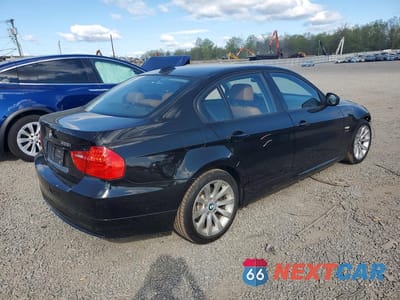 Trzecie zdjęcie samochodu z tyłu: 2011 BMW 328 XI SULEV VIN:WBAPK5C51BF125440 - miniatura