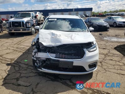 Piąte zdjęcie samochodu w środku: 2023 CHRYSLER PACIFICA HYBRID TOURING L VIN:2C4RC1L75PR622431 - miniatura
