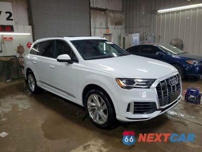Czwarte zdjęcie samochodu z boku: 2021 AUDI Q7 PREMIUM PLUS VIN:WA1LXAF77MD011802 - miniatura
