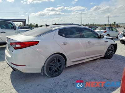 Trzecie zdjęcie samochodu z tyłu: 2013 KIA OPTIMA SX VIN:5XXGR4A62DG163428 - miniatura