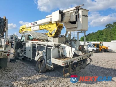 Trzecie zdjęcie samochodu z tyłu: 2017 INTERNATIONAL 7300 BUCKET TRUCK VIN:3HAWBMMN3HL474939 - miniatura