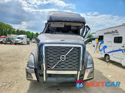 Zdjęcie 9 z 10 samochodu: 2024 VOLVO VNL SEMI TRUCK VIN:4V4NC9EH3RN336570 - miniatura