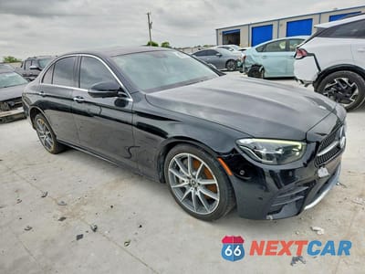 Czwarte zdjęcie samochodu z boku: 2021 MERCEDES-BENZ E 350 VIN:W1KZF8DB0MA999841 - miniatura