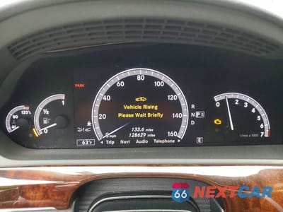 Zdjęcie 9 z 12 samochodu: 2013 MERCEDES-BENZ S 550 VIN:WDDNG7DBXDA505135 - miniatura