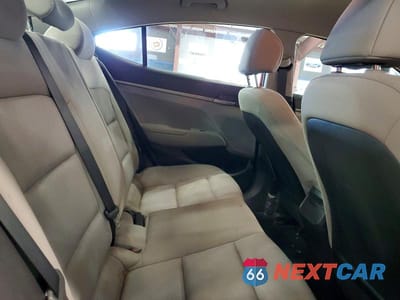 Zdjęcie 10 z 11 samochodu: 2017 HYUNDAI ELANTRA SE VIN:KMHD74LF3HU358651 - miniatura