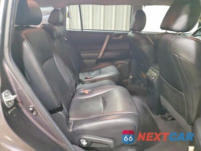Zdjęcie 11 z 13 samochodu: 2012 TOYOTA HIGHLANDER SE VIN:5TDBK3EH9CS139130 - miniatura