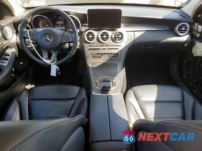 Zdjęcie 8 z 13 samochodu: 2015 MERCEDES-BENZ C 300 4MATIC VIN:55SWF4KB7FU091839 - miniatura