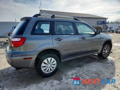Trzecie zdjęcie samochodu z tyłu: 2005 MITSUBISHI OUTLANDER LS VIN:JA4LZ31F25U049170 - miniatura